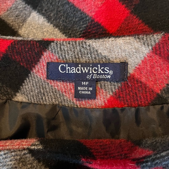 Chadwicks of Boston Plaid Mini Skirt in Red gray and Black, wool blend, lined - Picture 7 of 8